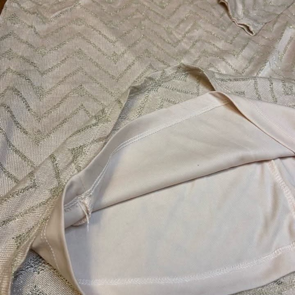 AUW Cream Chevron Long Sleeve Dress - Picture 6 of 10